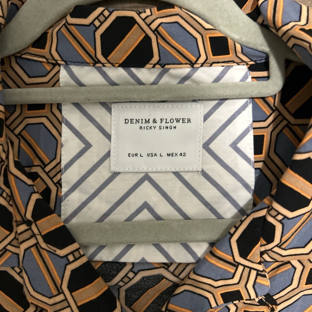 Geometric Patterned Men's Shirt - Picture 2 of 3